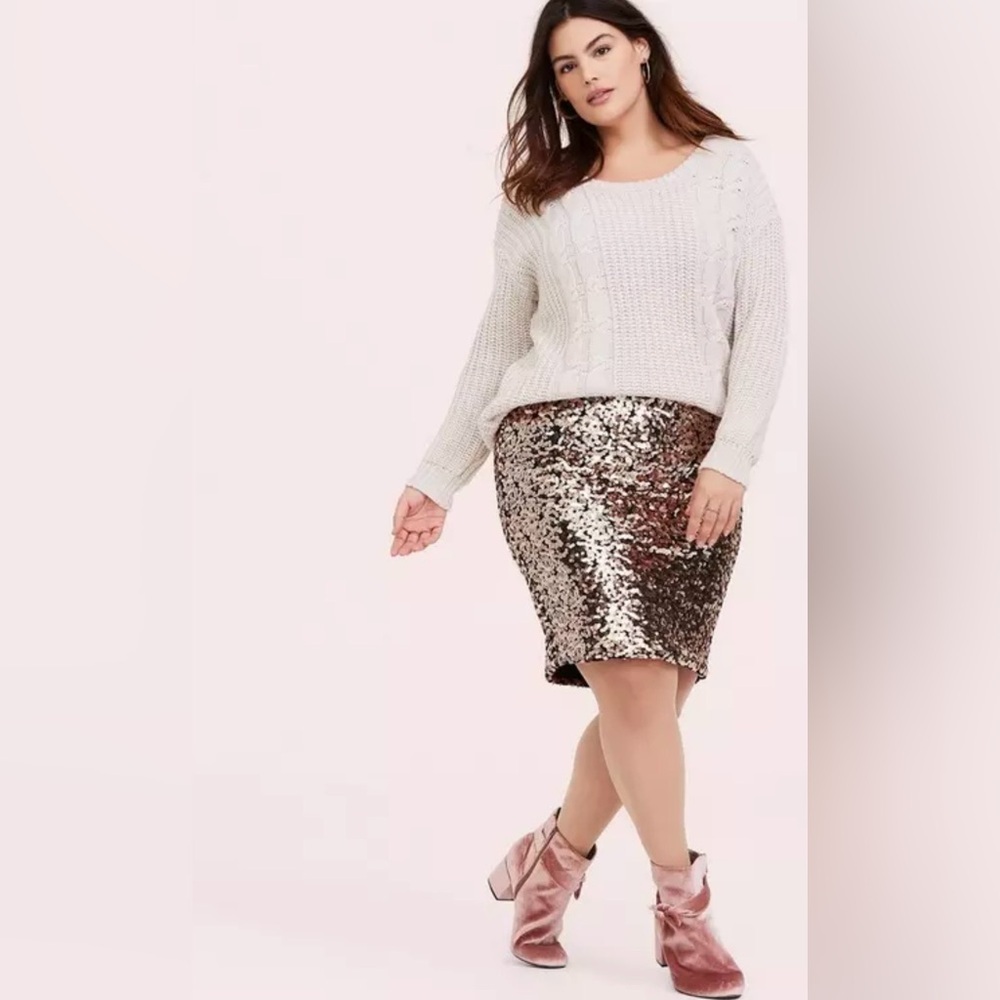 NWT Torrid Sequin Skirt in Champagne Metallic Size 3/3X